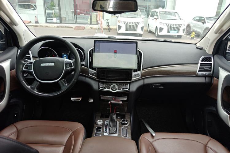 Used Haval H9 2016 2.0T Four-Wheel Drive Luxury 7-Seater Center Console