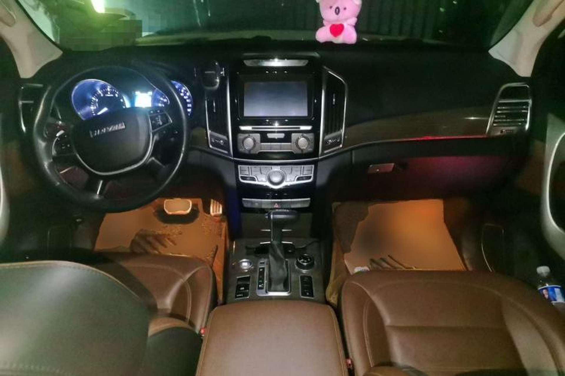 Used Haval H9 2016 2.0T Four-Wheel Drive Luxury 7-Seater Center Console