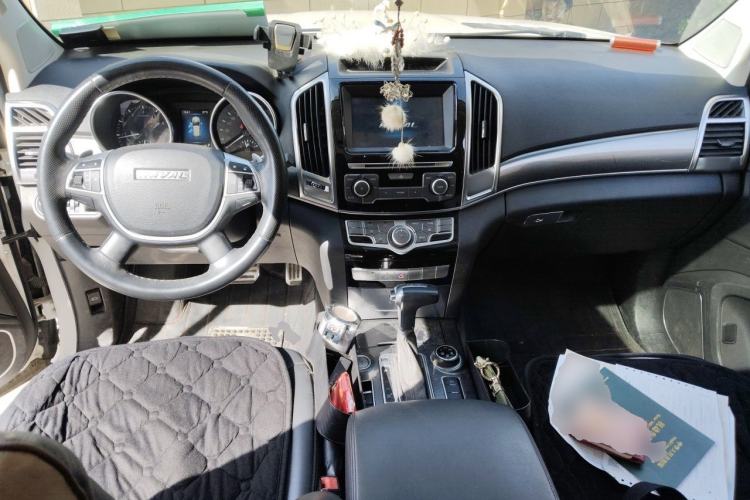 Used Haval H9 2016 2.0T Four-Wheel Drive Elite Version 7 Seats Center Console