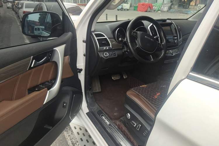Used Haval H9 2016 2.0T Four-Wheel Drive Luxury 7-Seater Driver Seat