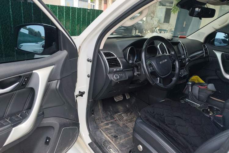 Used Haval H9 2016 2.0T Four-Wheel Drive Elite Version 7 Seats Driver Seat