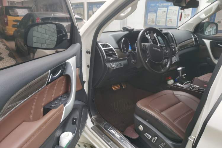 Used Haval H9 2016 2.0T Four-Wheel Drive Luxury 7-Seater Driver Seat