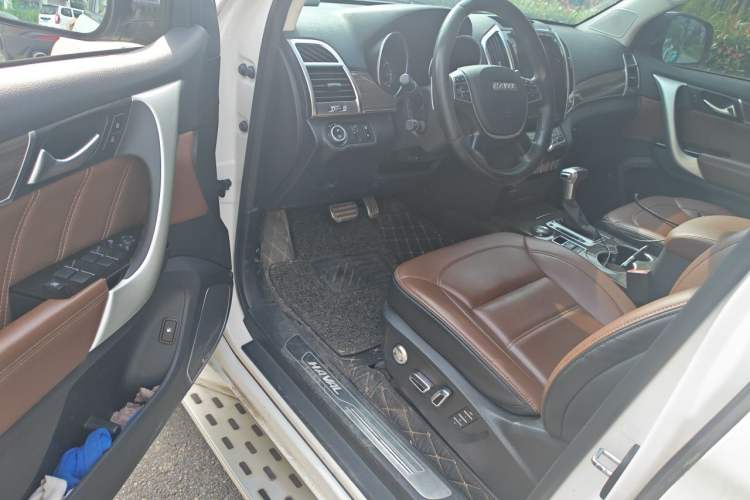 Used Haval H9 2016 2.0T Four-Wheel Drive Luxury 7-Seater Driver Seat