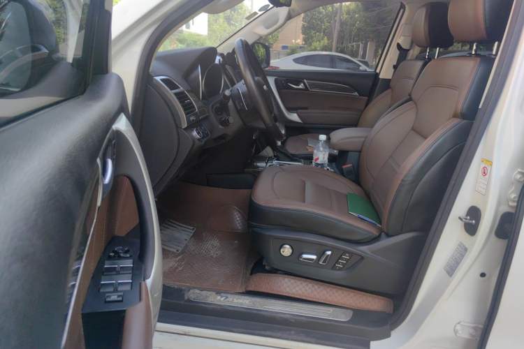 Used Haval H9 2016 2.0T Four-Wheel Drive Luxury 7-Seater Driver Seat