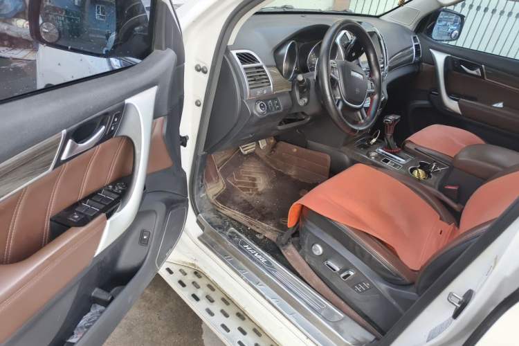 Used Haval H9 2016 2.0T Four-Wheel Drive Luxury 7-Seater Driver Seat