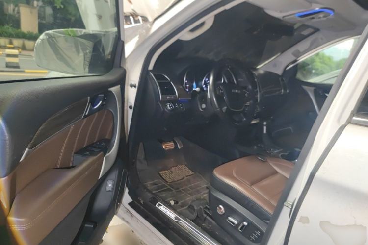Used Haval H9 2016 2.0T Four-Wheel Drive Luxury 7-Seater Driver Seat