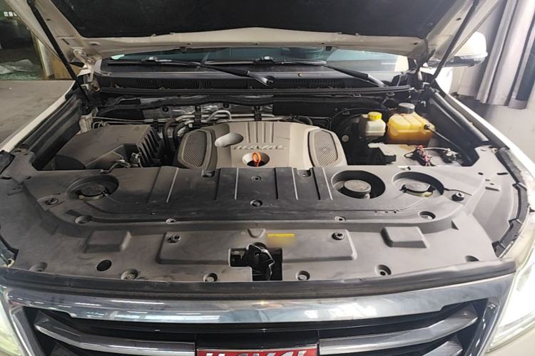 Used Haval H9 2016 2.0T Four-Wheel Drive Luxury 7-Seater Engine Bay