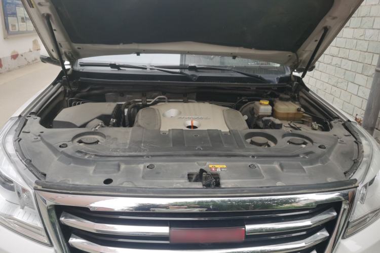 Used Haval H9 2016 2.0T Four-Wheel Drive Luxury 7-Seater Engine Bay