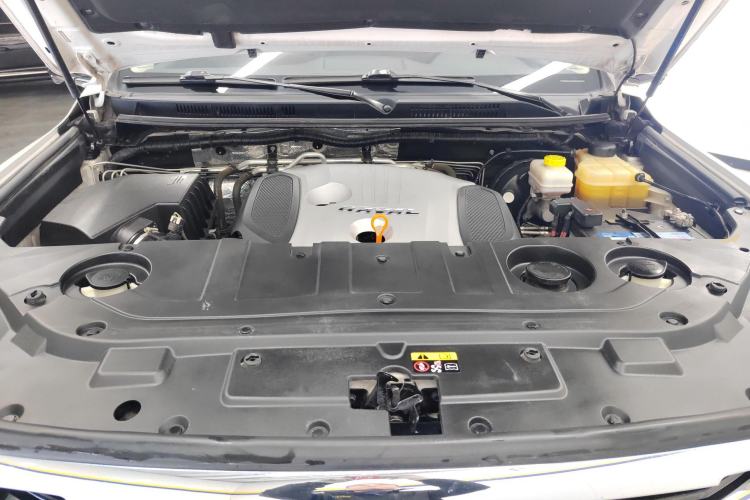 Used Haval H9 2016 2.0T Four-Wheel Drive Luxury 7-Seater Engine Bay