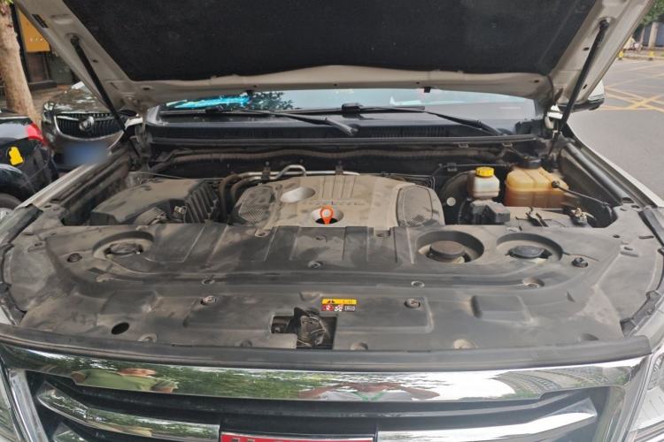 Used Haval H9 2016 2.0T Four-Wheel Drive Luxury 7-Seater Engine Bay