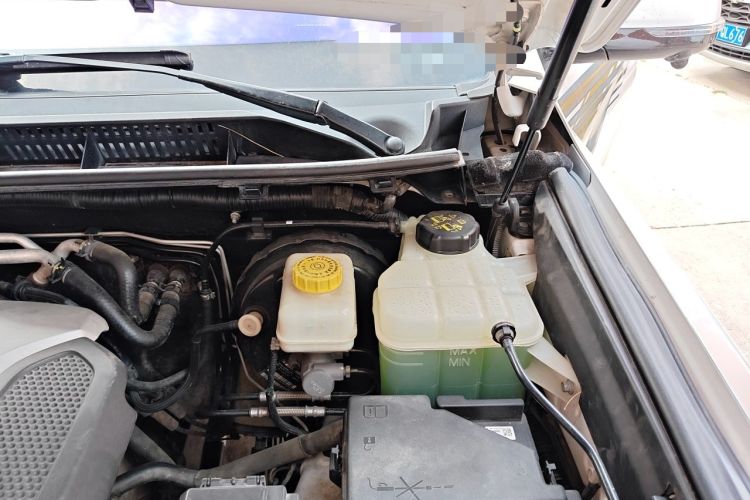 Used Haval H9 2016 2.0T Four-Wheel Drive Luxury 7-Seater Engine Bay Left