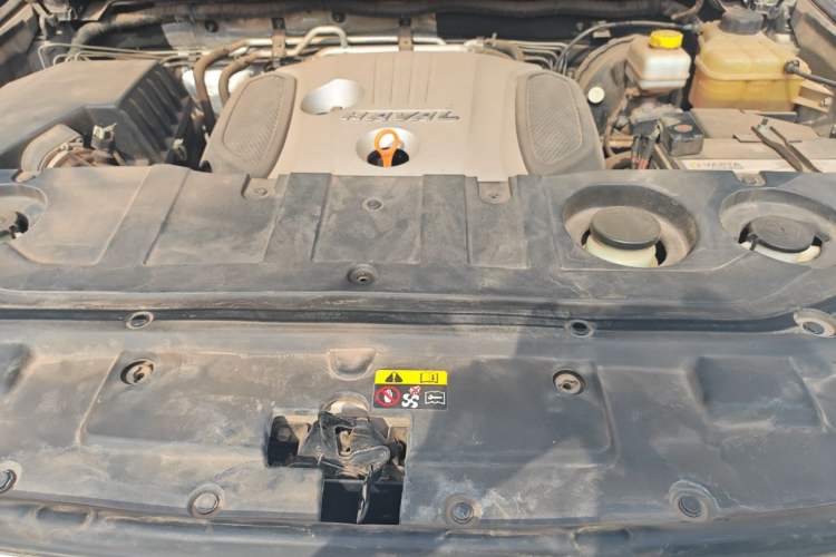 Used Haval H9 2016 2.0T Four-Wheel Drive Luxury 7-Seater Engine Bay