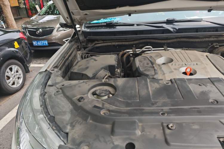 Used Haval H9 2016 2.0T Four-Wheel Drive Luxury 7-Seater Engine Bay Right