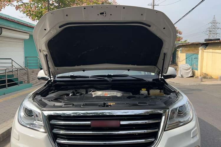 Used Haval H9 2016 2.0T Four-Wheel Drive Luxury 7-Seater Engine Bay