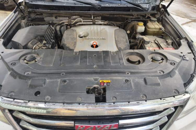 Used Haval H9 2016 2.0T Four-Wheel Drive Luxury 7-Seater Engine Bay