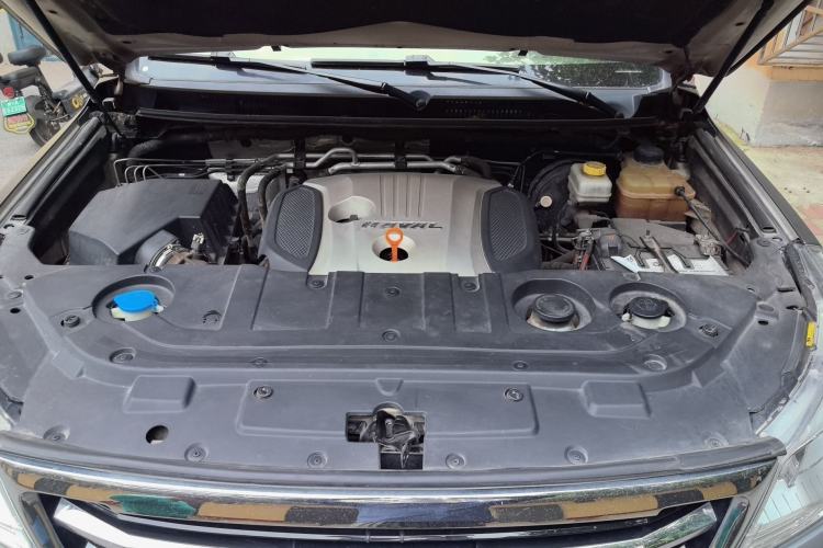 Used Haval H9 2016 2.0T Four-Wheel Drive Luxury 7-Seater Engine Bay