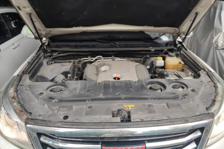 Used Haval H9 2016 2.0T Four-Wheel Drive Luxury 7-Seater Engine Bay