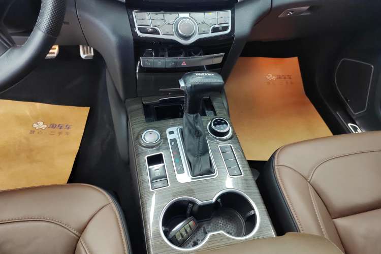 Used Haval H9 2016 2.0T Four-Wheel Drive Luxury 7-Seater Gear Lever