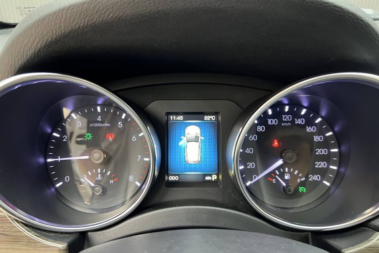 Used Haval H9 2016 2.0T Four-Wheel Drive Luxury 7-Seater Instrument Cluster