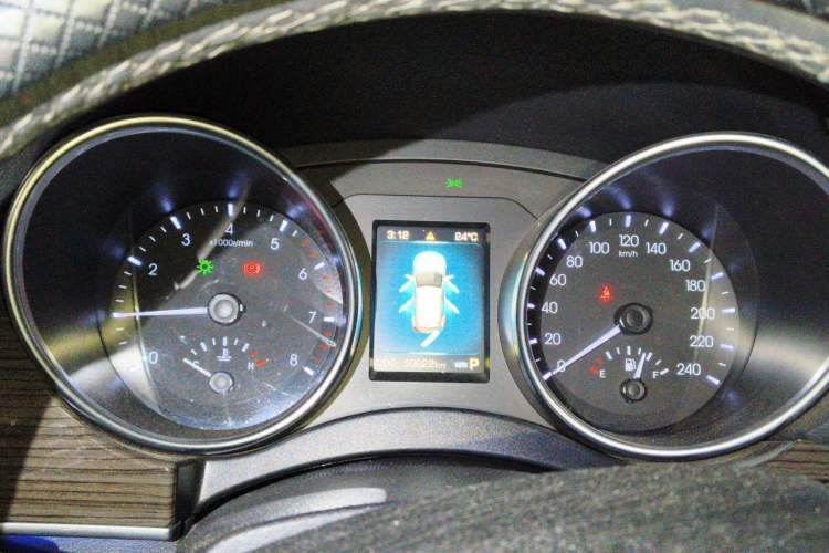 Used Haval H9 2016 2.0T Four-Wheel Drive Luxury Version 5 Seats Instrument Cluster