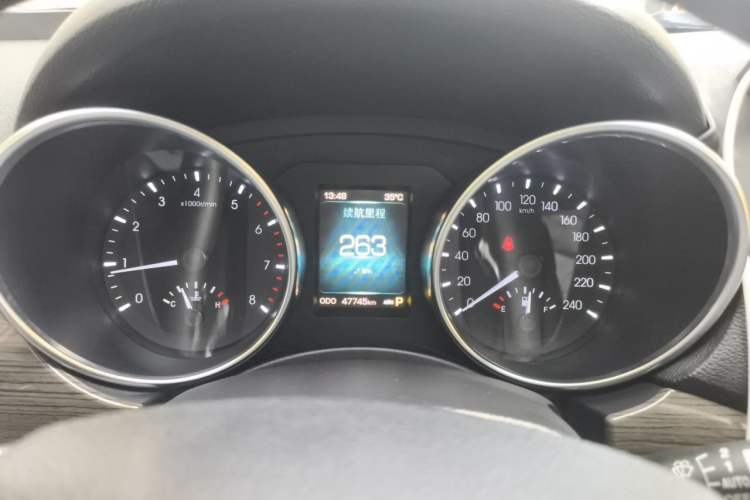 Used Haval H9 2016 2.0T Four-Wheel Drive Luxury Version 5 Seats Instrument Cluster