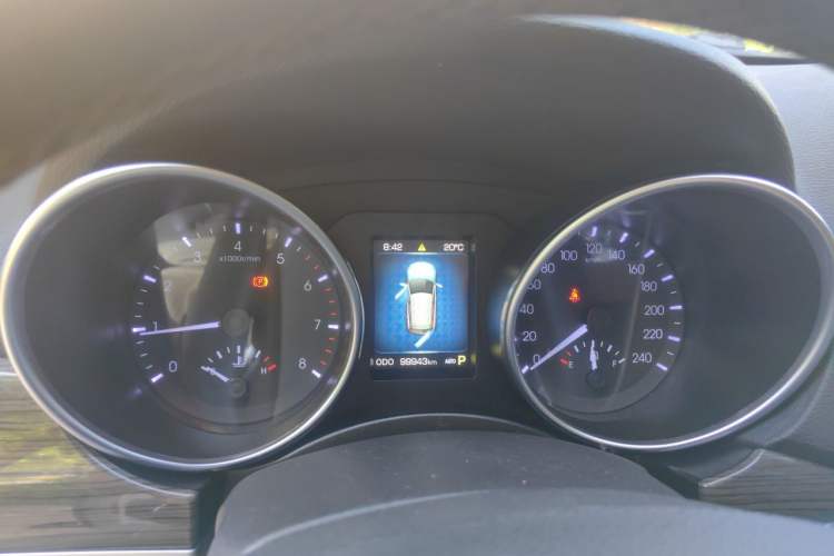 Used Haval H9 2016 2.0T Four-Wheel Drive Luxury 7-Seater Instrument Cluster