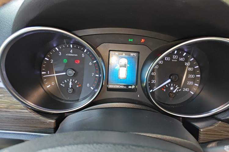 Used Haval H9 2016 2.0T Four-Wheel Drive Luxury 7-Seater Instrument Cluster