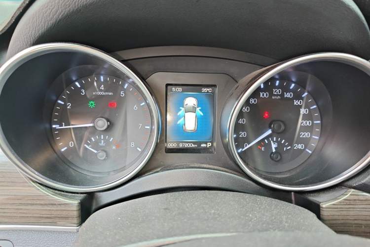 Used Haval H9 2016 2.0T Four-Wheel Drive Luxury 7-Seater Instrument Cluster