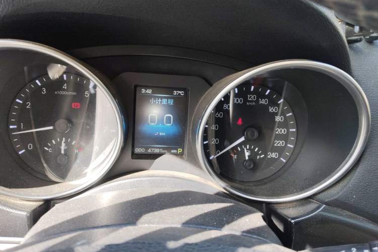 Used Haval H9 2016 2.0T Four-Wheel Drive Elite Version 7 Seats Instrument Cluster