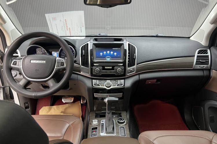 Used Haval H9 2016 2.0T Four-Wheel Drive Luxury 7-Seater Interior 1