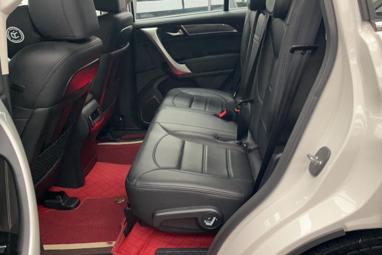 Used Haval H9 2016 2.0T Four-Wheel Drive Luxury 7-Seater Interior 1