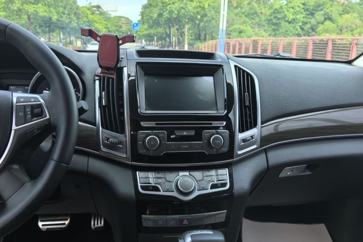 Used Haval H9 2016 2.0T Four-Wheel Drive Luxury 7-Seater Interior 11