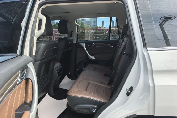 Used Haval H9 2016 2.0T Four-Wheel Drive Luxury 7-Seater Interior 2