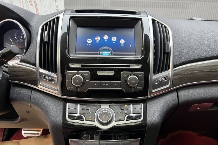 Used Haval H9 2016 2.0T Four-Wheel Drive Luxury 7-Seater Interior 3