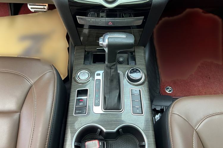 Used Haval H9 2016 2.0T Four-Wheel Drive Luxury 7-Seater Interior 4