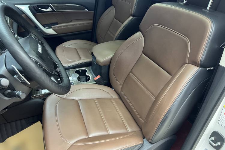 Used Haval H9 2016 2.0T Four-Wheel Drive Luxury 7-Seater Interior 5