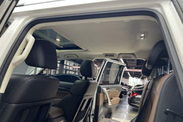 Used Haval H9 2016 2.0T Four-Wheel Drive Luxury 7-Seater Interior 7