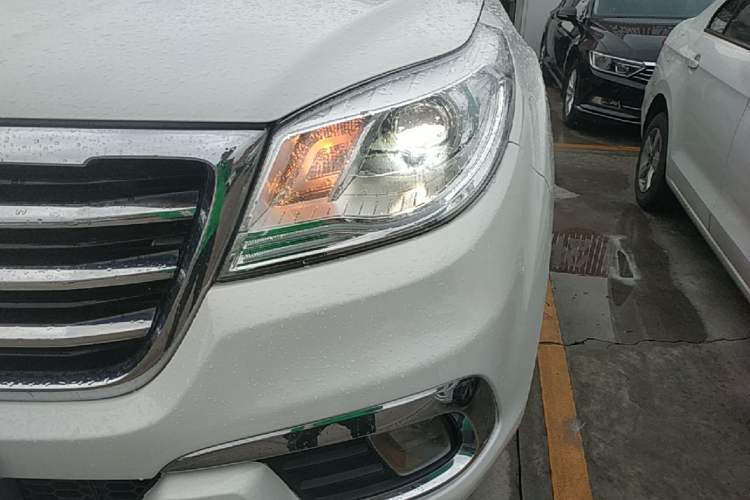 Used Haval H9 2016 2.0T Four-Wheel Drive Elite Version 7 Seats Left Front Headlight