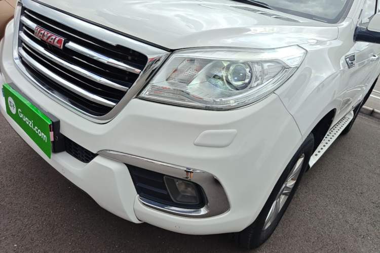Used Haval H9 2016 2.0T Four-Wheel Drive Luxury 7-Seater Left Front Headlight