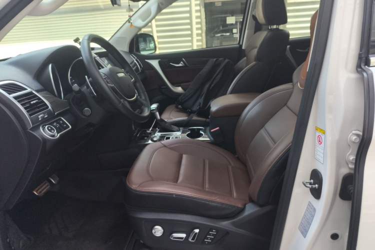 Used Haval H9 2016 2.0T Four-Wheel Drive Luxury Version 5 Seats Left Front Seat