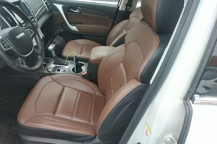 Used Haval H9 2016 2.0T Four-Wheel Drive Elite Version 7 Seats Left Front Seat