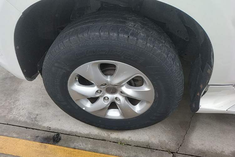 Used Haval H9 2016 2.0T Four-Wheel Drive Elite Version 7 Seats Left Front Wheel Hub