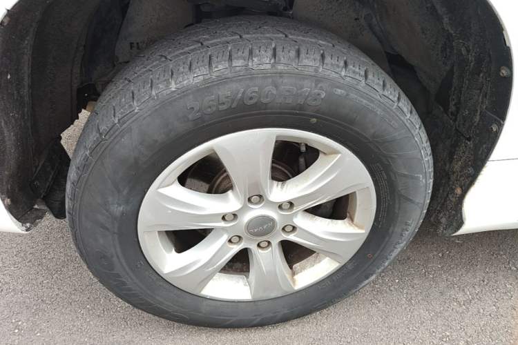 Used Haval H9 2016 2.0T Four-Wheel Drive Luxury 7-Seater Left Front Wheel Hub