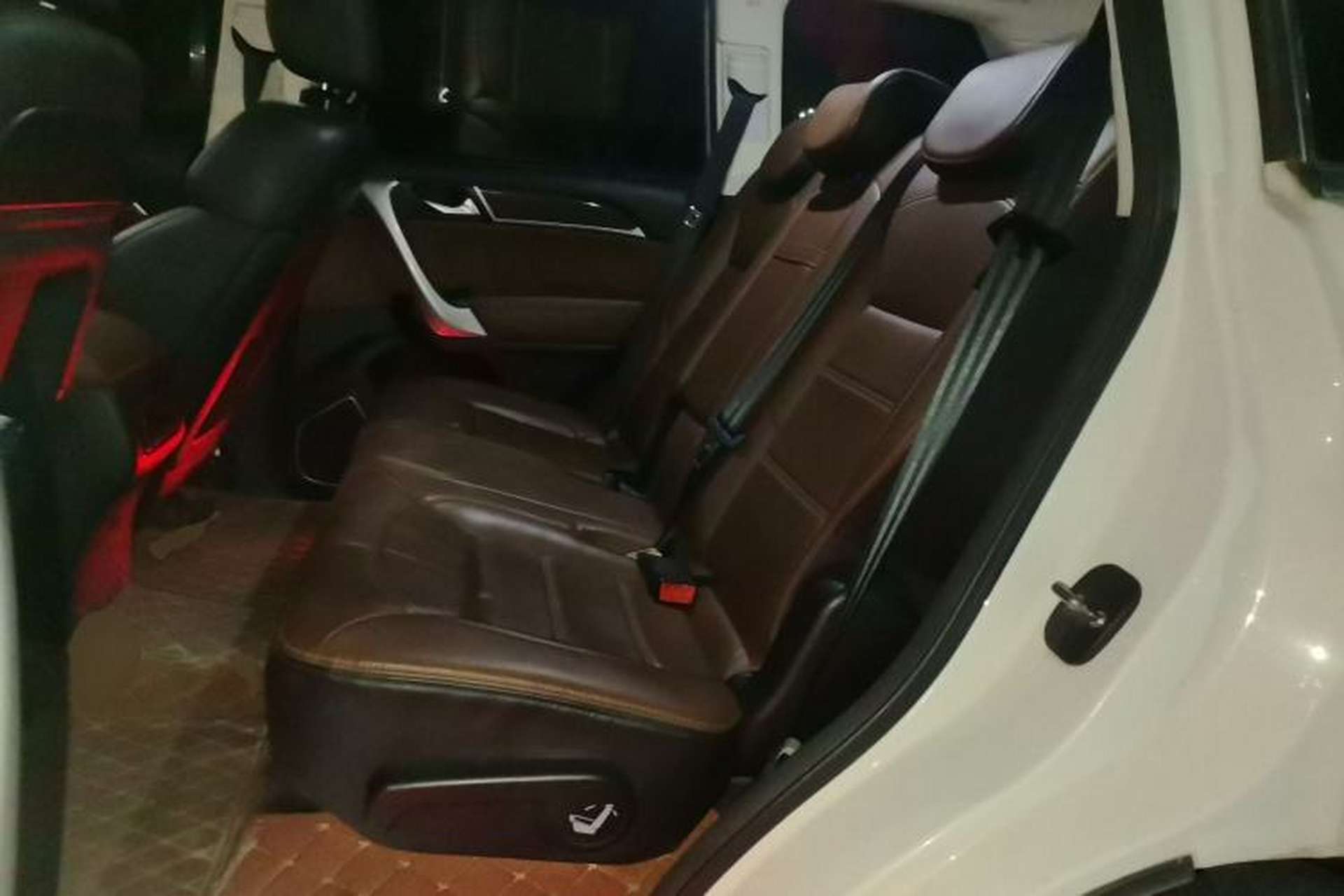 Used Haval H9 2016 2.0T Four-Wheel Drive Luxury 7-Seater Left Rear Seat