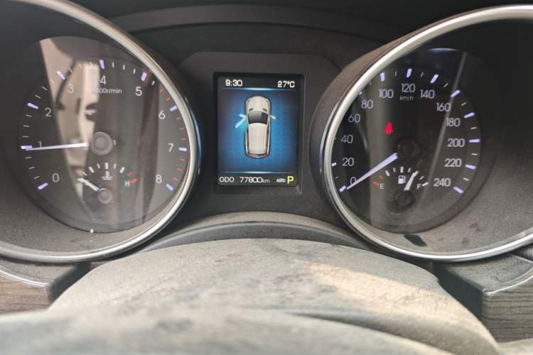 Used Haval H9 2016 2.0T Four-Wheel Drive Luxury 7-Seater Odometer Close Up