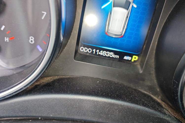 Used Haval H9 2016 2.0T Four-Wheel Drive Elite Version 5 Seats Odometer Close Up