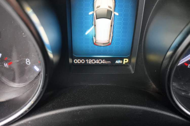 Used Haval H9 2016 2.0T Four-Wheel Drive Luxury 7-Seater Odometer Close Up