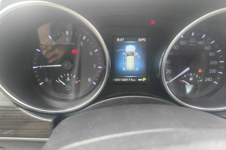 Used Haval H9 2016 2.0T Four-Wheel Drive Luxury 7-Seater Odometer Close Up