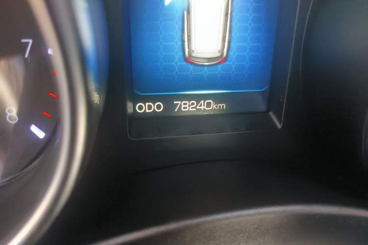 Used Haval H9 2016 2.0T Four-Wheel Drive Luxury Version 5 Seats Odometer Close Up