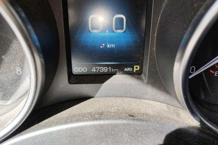 Used Haval H9 2016 2.0T Four-Wheel Drive Elite Version 7 Seats Odometer Close Up